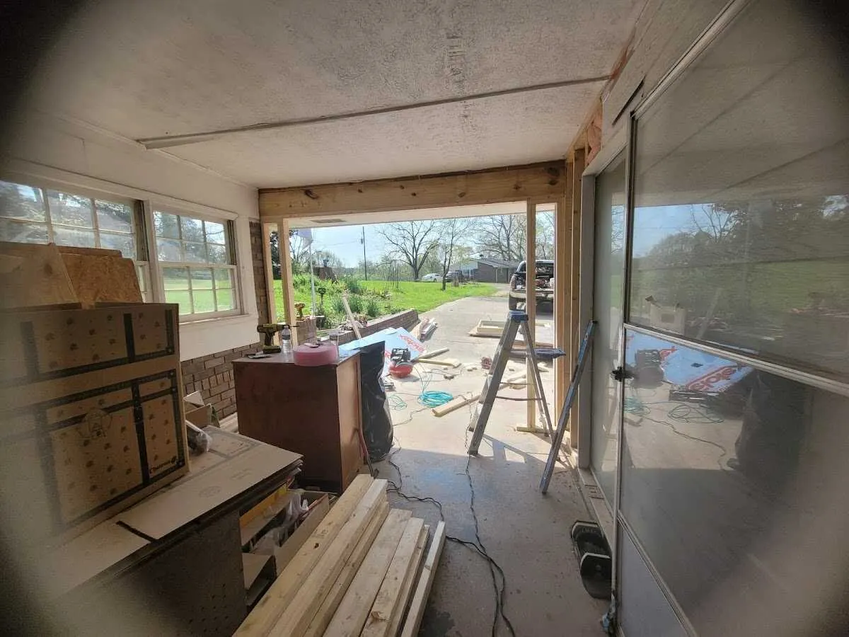Air movers and dehumidifier for Drying & Dehumidification in Washington Court House